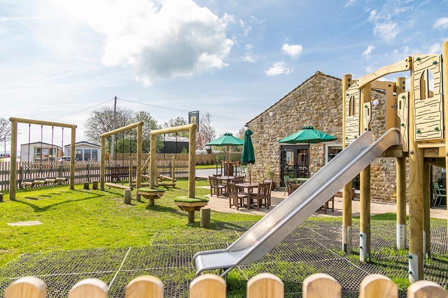 Hotel Ascot Tosside Exterior foto