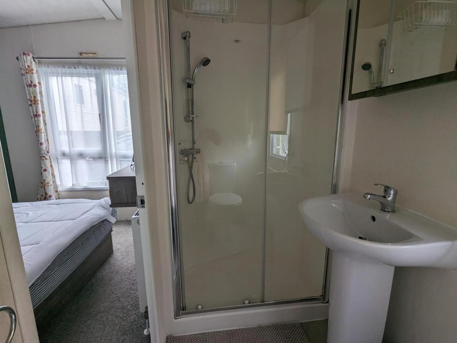 Hotel Ascot Tosside Exterior foto