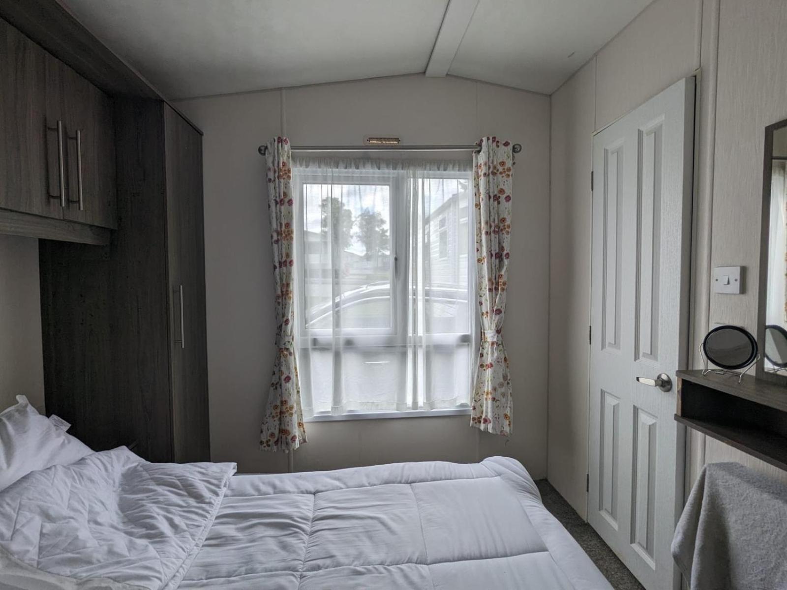 Hotel Ascot Tosside Exterior foto
